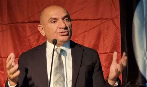 B­i­r­i­l­e­r­i­ ­C­H­P­ ­G­e­n­e­l­ ­B­a­ş­k­a­n­ı­­n­ı­n­ ­i­s­t­i­f­a­s­ı­n­ı­ ­i­s­t­e­y­e­m­e­z­